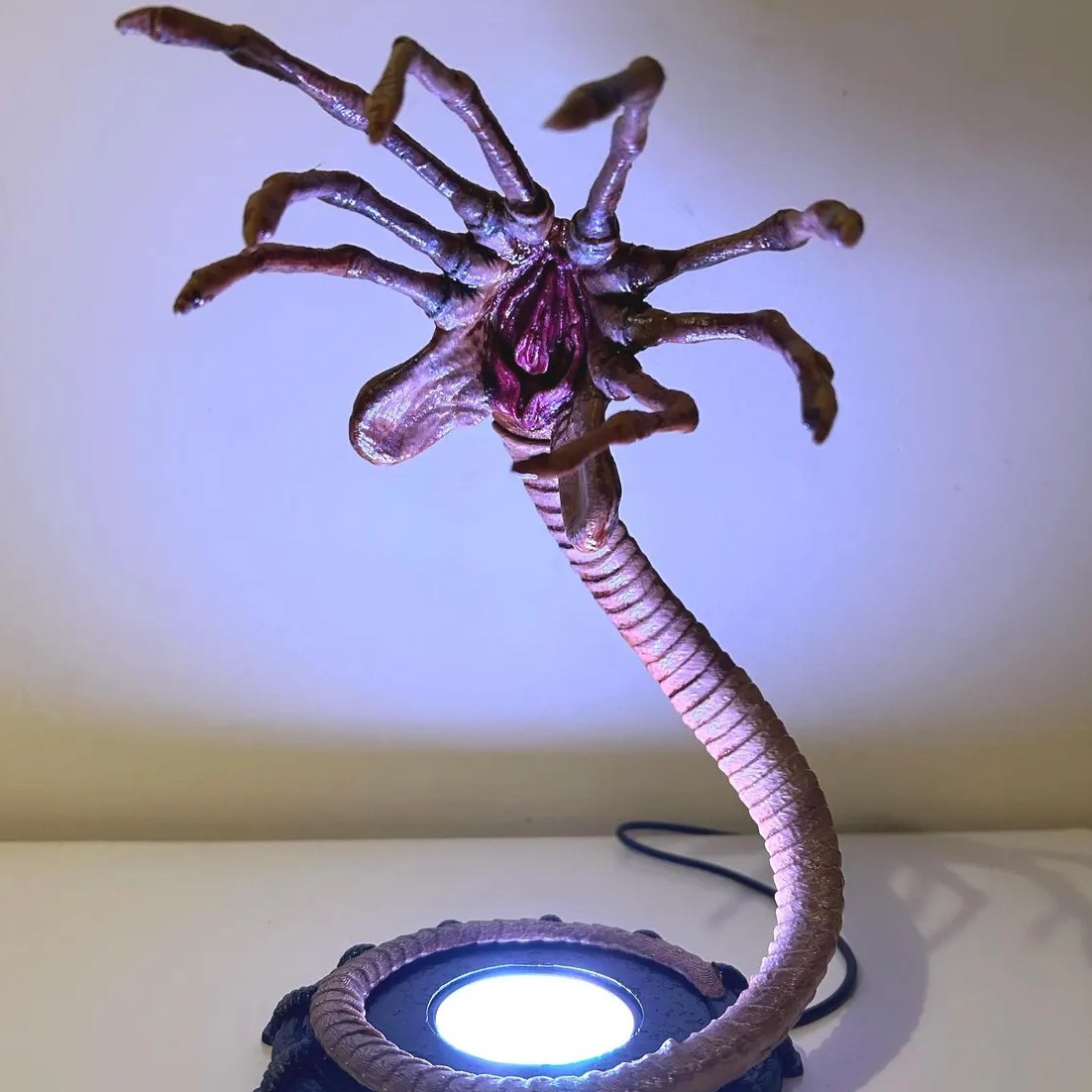 โคมไฟ Alien Facehugger ไฟกลางค - Lighting Decoration For Home บทวิจารณ์และราคา