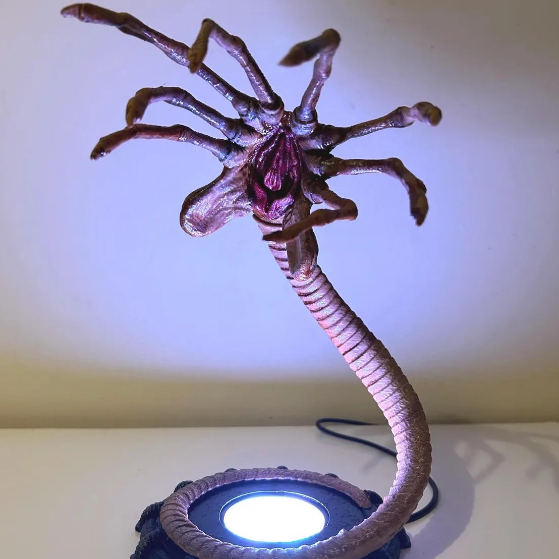 โคมไฟ Alien Facehugger ไฟกลางค - Lighting Decoration For Home บทวิจารณ์และราคา