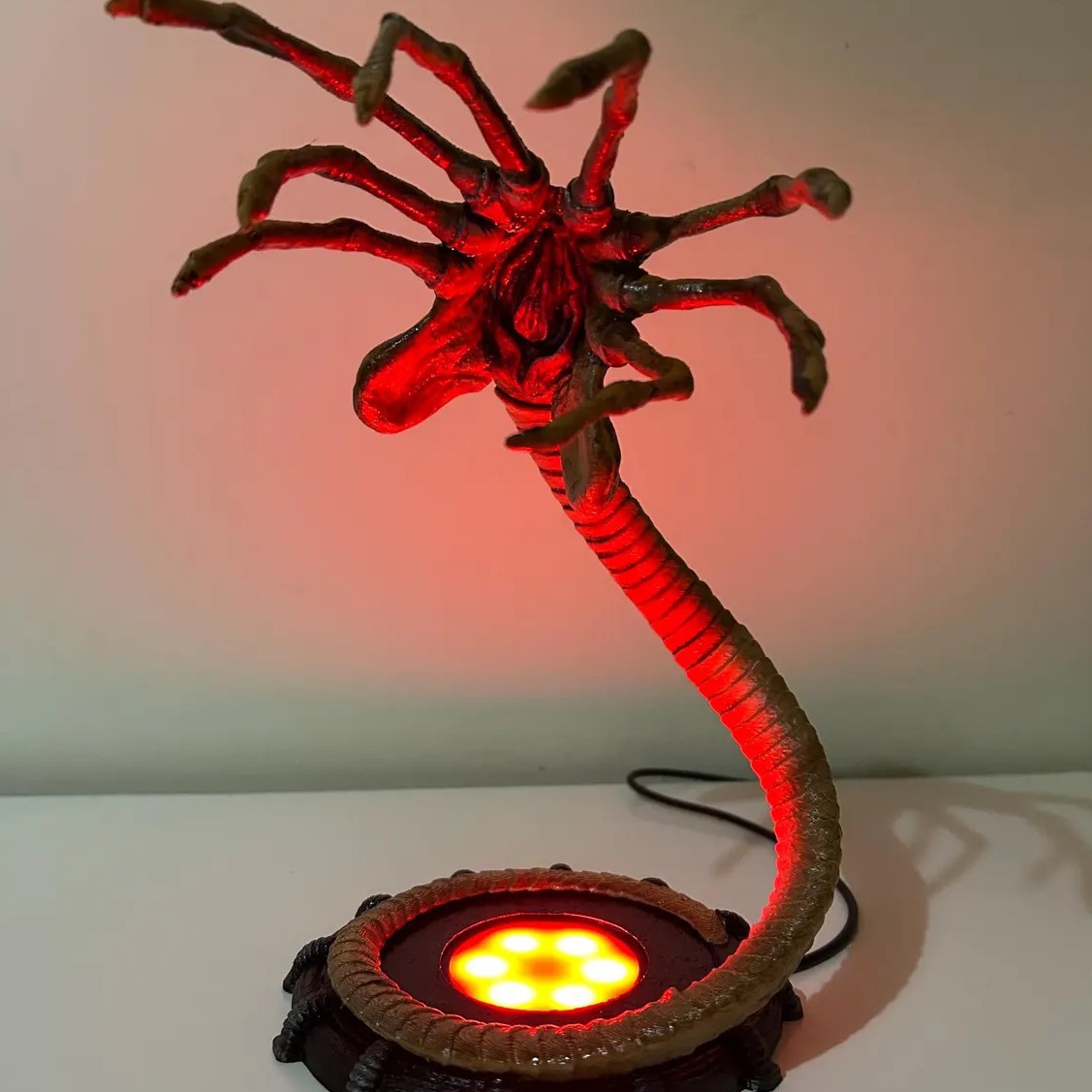 โคมไฟ Alien Facehugger ไฟกลางค - Lighting Decoration For Home บทวิจารณ์และราคา